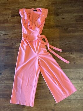 Tommy Hilfiger Jumpsuit Womens 10 Coral Peach Ruffle V-Neck Wide Leg Belted EUC